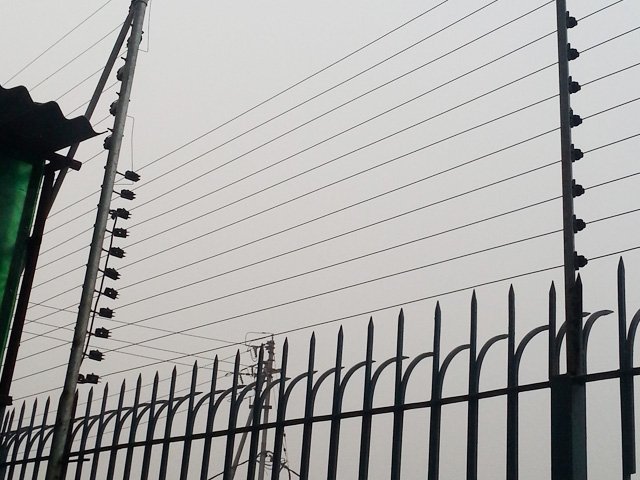 Perimeter Electric Security Fencing System Protection Palisade Solar Electronic Gallagher Power Nemtek Outdoor Residential Wall Boundary Fence Steel Net Gate