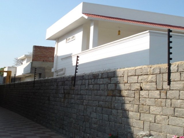 Perimeter Electric Security Fencing System Protection Palisade Solar Electronic Gallagher Power Nemtek Outdoor Residential Wall Boundary Fence Steel Net Gate